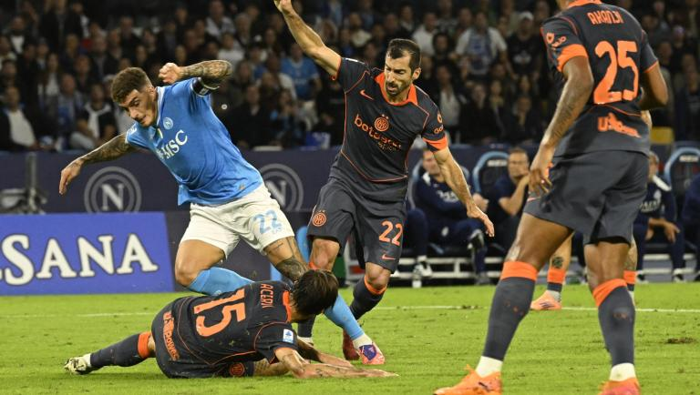 raffaelecaru's tweet photo. @CalcioFinanza distrugge la "Marotta League". 

‼️ Dopo aver rivisto tutte le puntate stagionali di 'Open Var', la conclusione è che fino a questo momento si contano 29 errori riconosciuti ufficialmente dagli arbitri davanti alle telecamere 29 partite di campionato. 

❌ Tre casi contro l'Inter

- Il rigore assegnato al Napoli per il contatto tra Mkhitaryan e Di Lorenzo in Napoli-Inter
- Il rigore non assegnato all’Inter per la trattenuta di Comuzzo su Esposito in Inter-Fiorentina
- Il rigore non assegnato all’Inter per il contatto Scalvini-Frattesi in Inter-Atalanta

Un episodio a favore per l'Inter (Kalulu-Bastoni). Tra l'altro da segnalare che qui il Var non poteva intervenire.