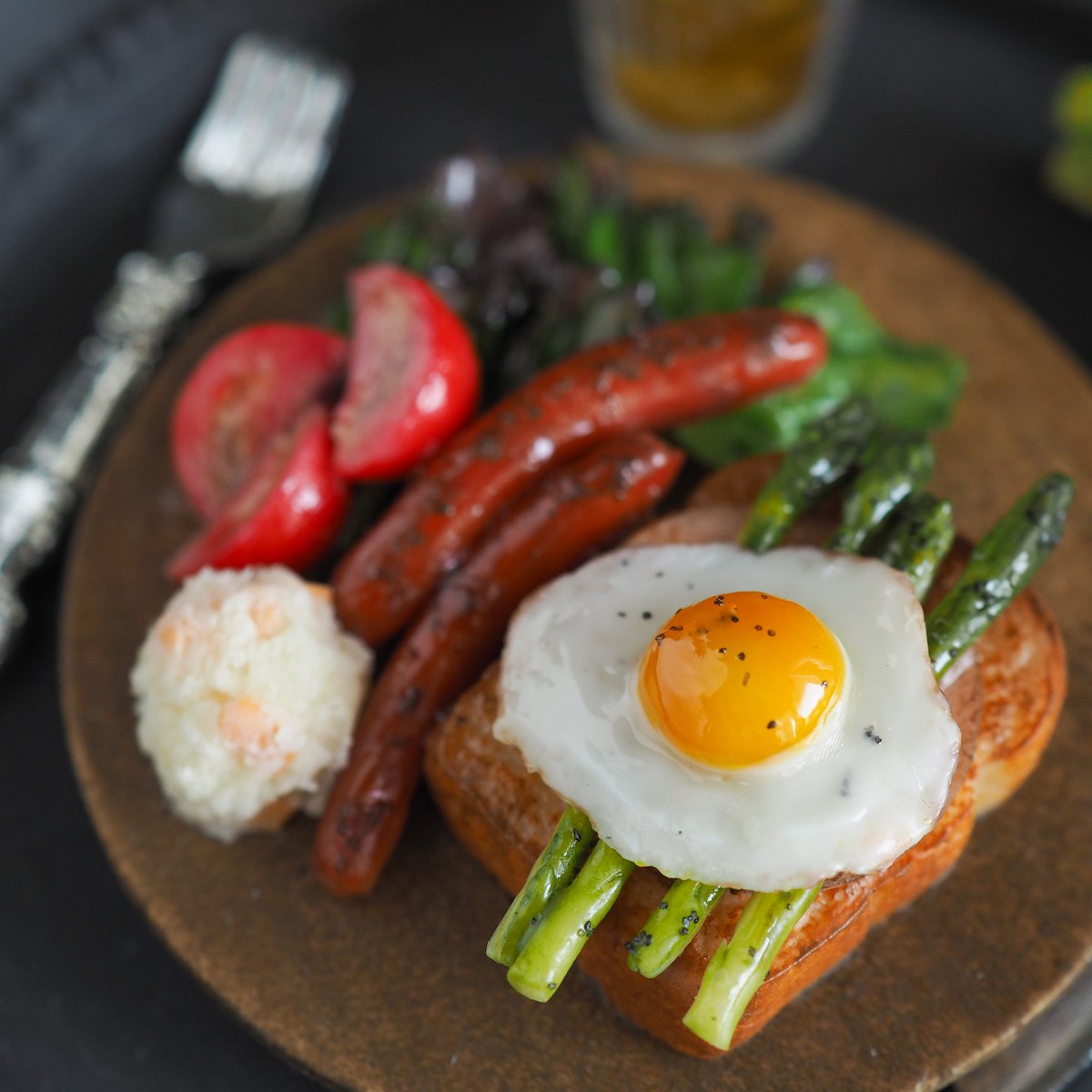 msk_miniature's tweet image. #3連休はフォロワーさんが増えるらしい 

樹脂粘土やレジンを使ってミニチュアフードを作っています。

私が可愛いな〜と感じてときめくものを形にしていきたいです✨

#miniature #樹脂粘土