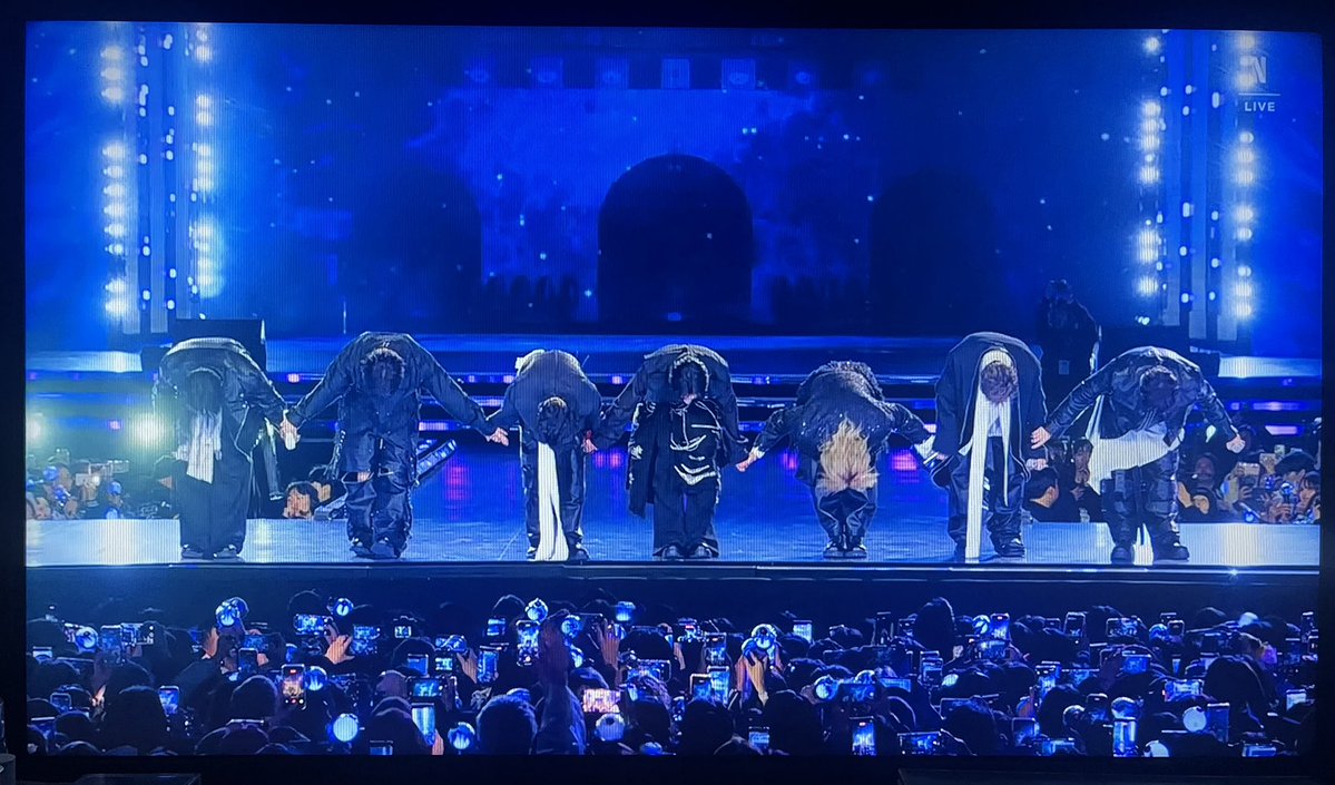 myuunrj's tweet image. バンタンおかえりなさい！！
最高にかっこよかった♡
アルバム曲はもちろん"MIC Drop"と"Mikrokosmos"には涙腺崩壊しましたわ😭
…襟足長めのジミンちゃん美しすぎて目が離せなかった