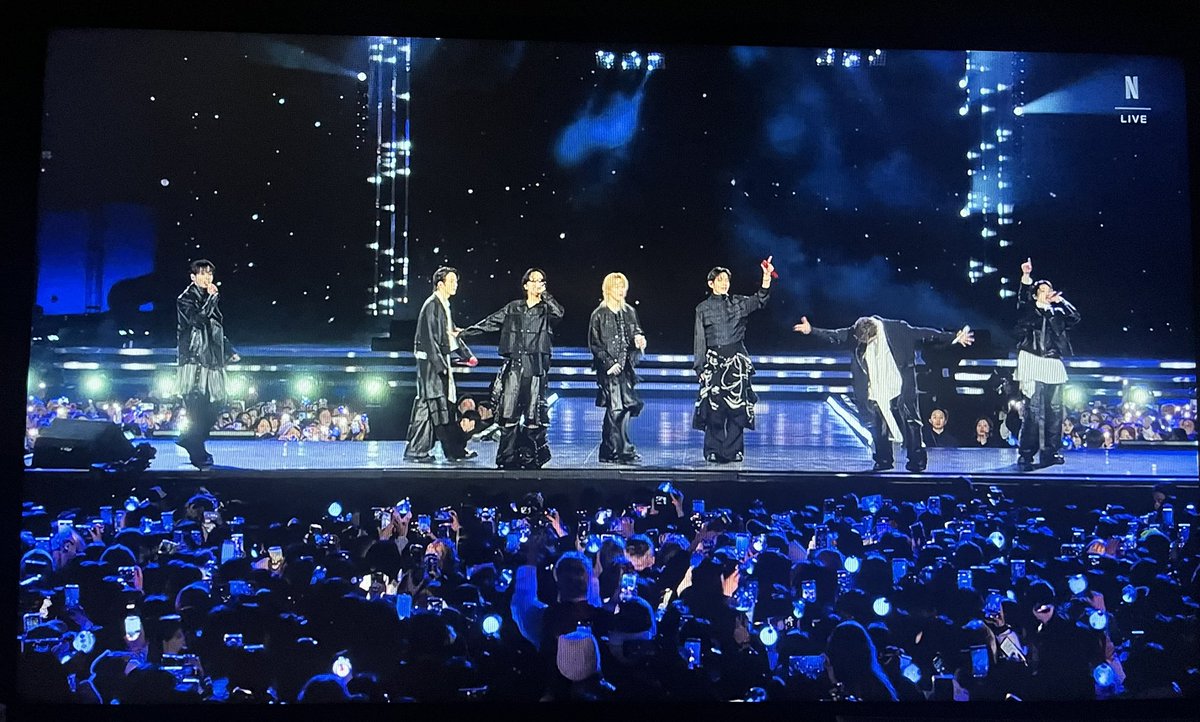 myuunrj's tweet image. バンタンおかえりなさい！！
最高にかっこよかった♡
アルバム曲はもちろん"MIC Drop"と"Mikrokosmos"には涙腺崩壊しましたわ😭
…襟足長めのジミンちゃん美しすぎて目が離せなかった