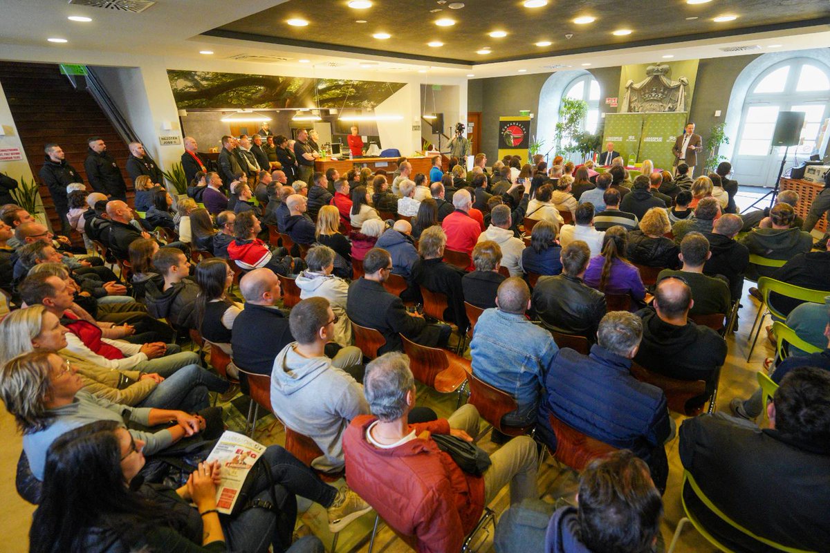 Toroczkai László tweet media