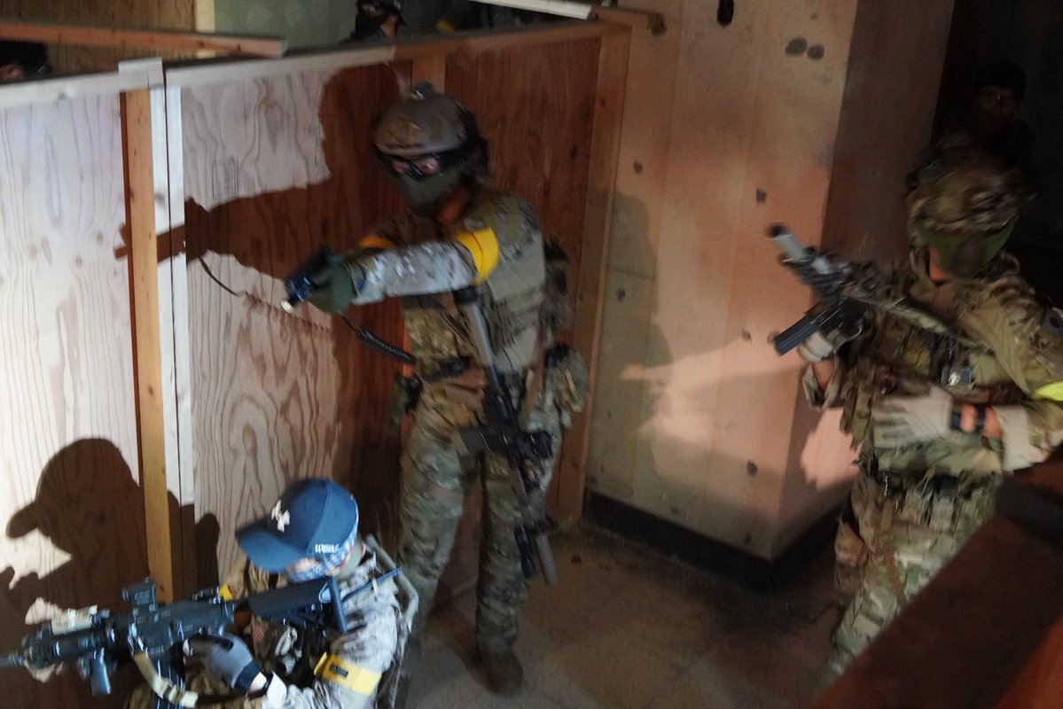 やーしょ tweet media