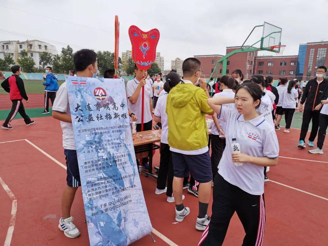 粘萬劦 tweet media