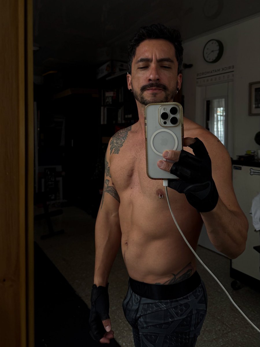 EricksauroMaGo's tweet photo. Work out de finde 💪🏼 https://t.co/radQz2rL1l
