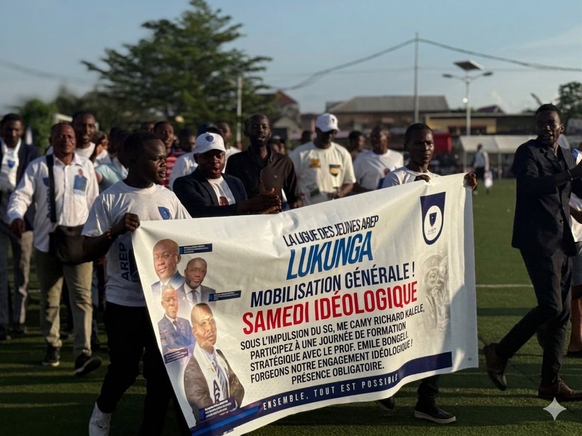 AlphaLima1919's tweet image. #ECOLE DU PARTI #AREP _ Réarmement moral en cours ! ⚡: 
Le patron de l’administration du parti , le SG Me Camy Richard Kalele galvanise les troupes au siège national. Une session intense de #formation idéologique pour une armée de cadres soudés et déterminés. 

Discipline •