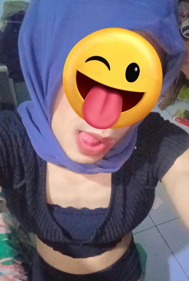 Zhraasyha's tweet photo. THR DONG THRR🥺

#cder #femboy #sissy #cderhijab https://t.co/w9gywWqIuY