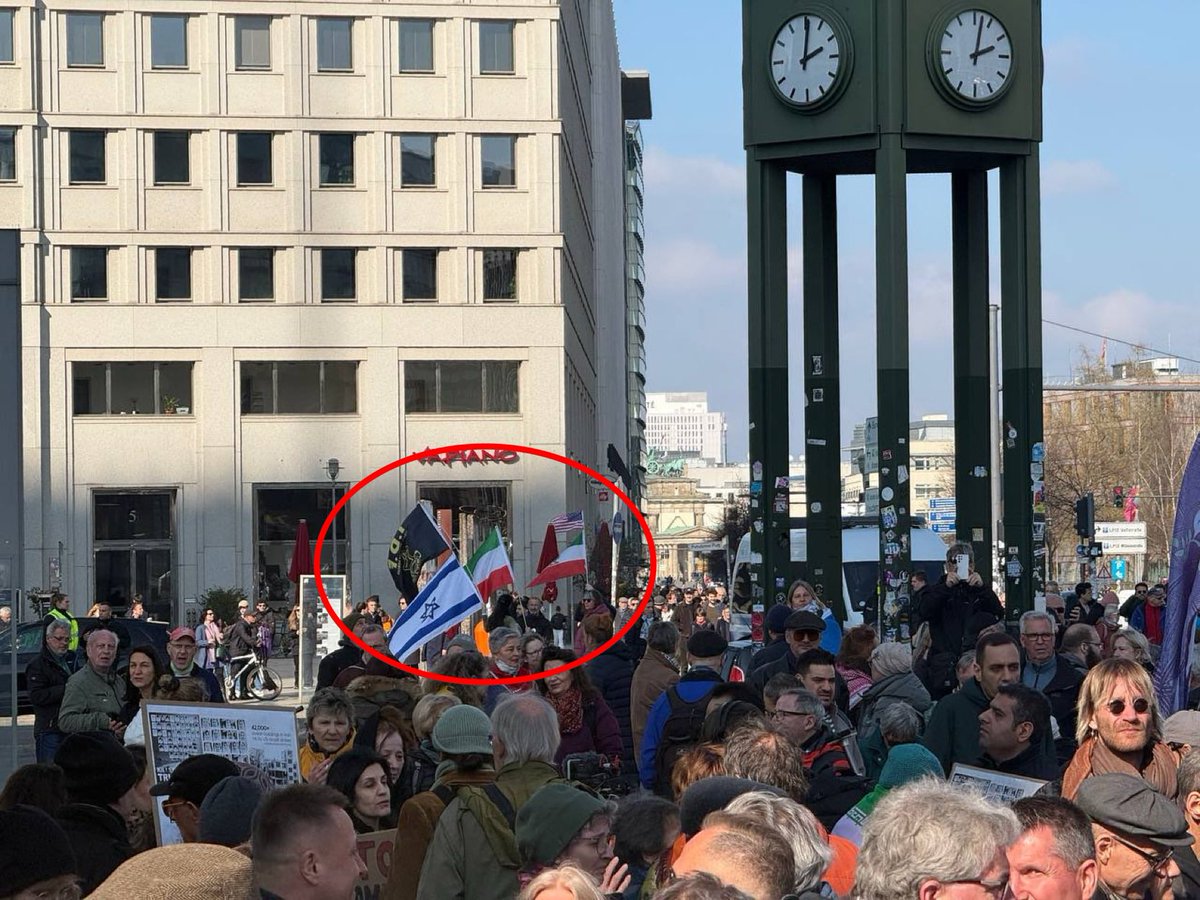 rot_und_real's tweet photo. 🤡 Auch die Monarchie und USrael Freunde dürfen natürlich nicht fehlen
🔥Folgt Rot&Real für mehr!
#b2103 https://t.co/1XwmSBgCEM