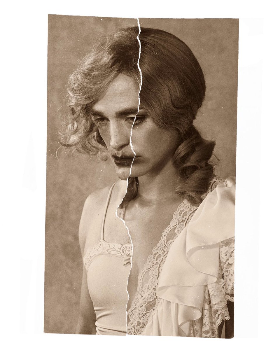 Robert Pattinson's Penn*s! tweet media