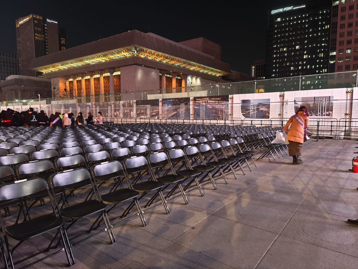 Raphael Rashid tweet media