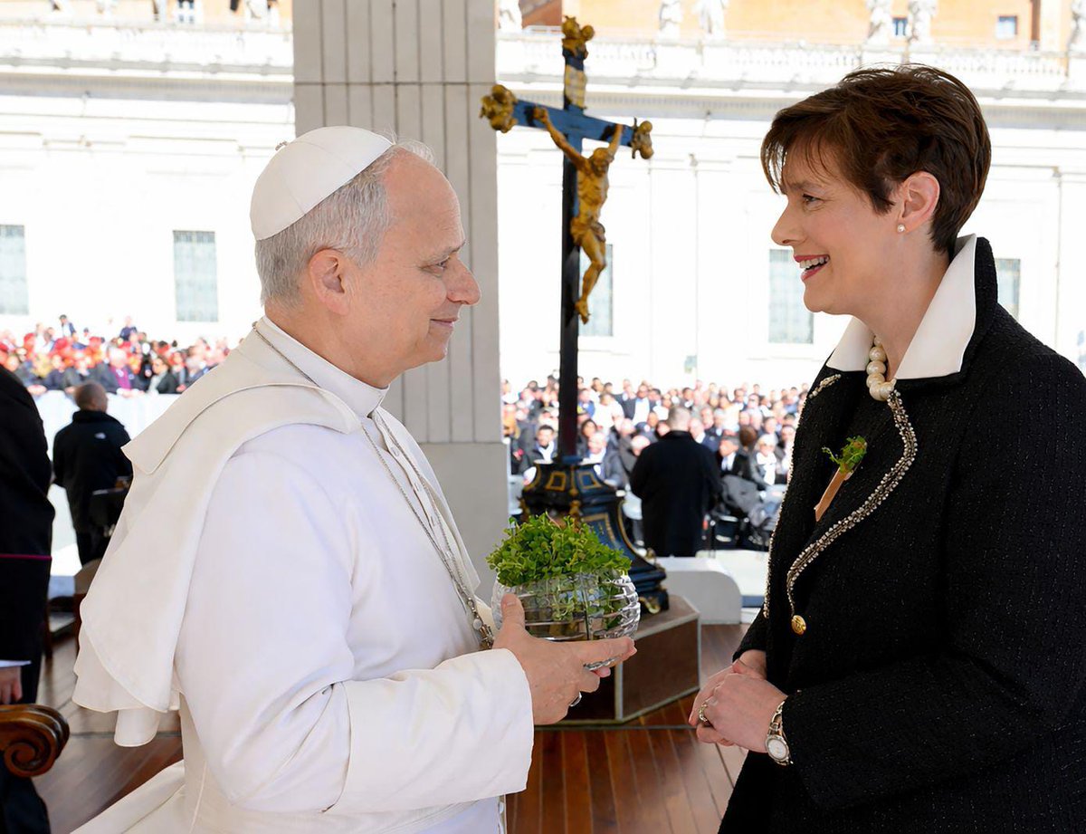 NormaFoleyTD1's tweet photo. Honoured to mark St. Patrick's Day by presenting a Dingle Crystal bowl and Ballinskelligs shamrock to His Holiness Pope Leo. https://t.co/1JfnoegdKq