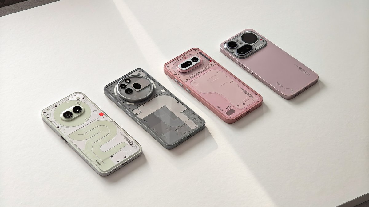 DerrenDigital's tweet photo. Phone (4a) Pro 🩷

- Aluminium unibody feels great in the hands 
- Snappy &amp; reliable daily performance
- Good camera performance, only slightly better than (4a)
- Matrix is back and bigger than ever, but works best for simple icons &amp; animations
- Great display, with up to 144Hz https://t.co/liOsJ2ZXVv