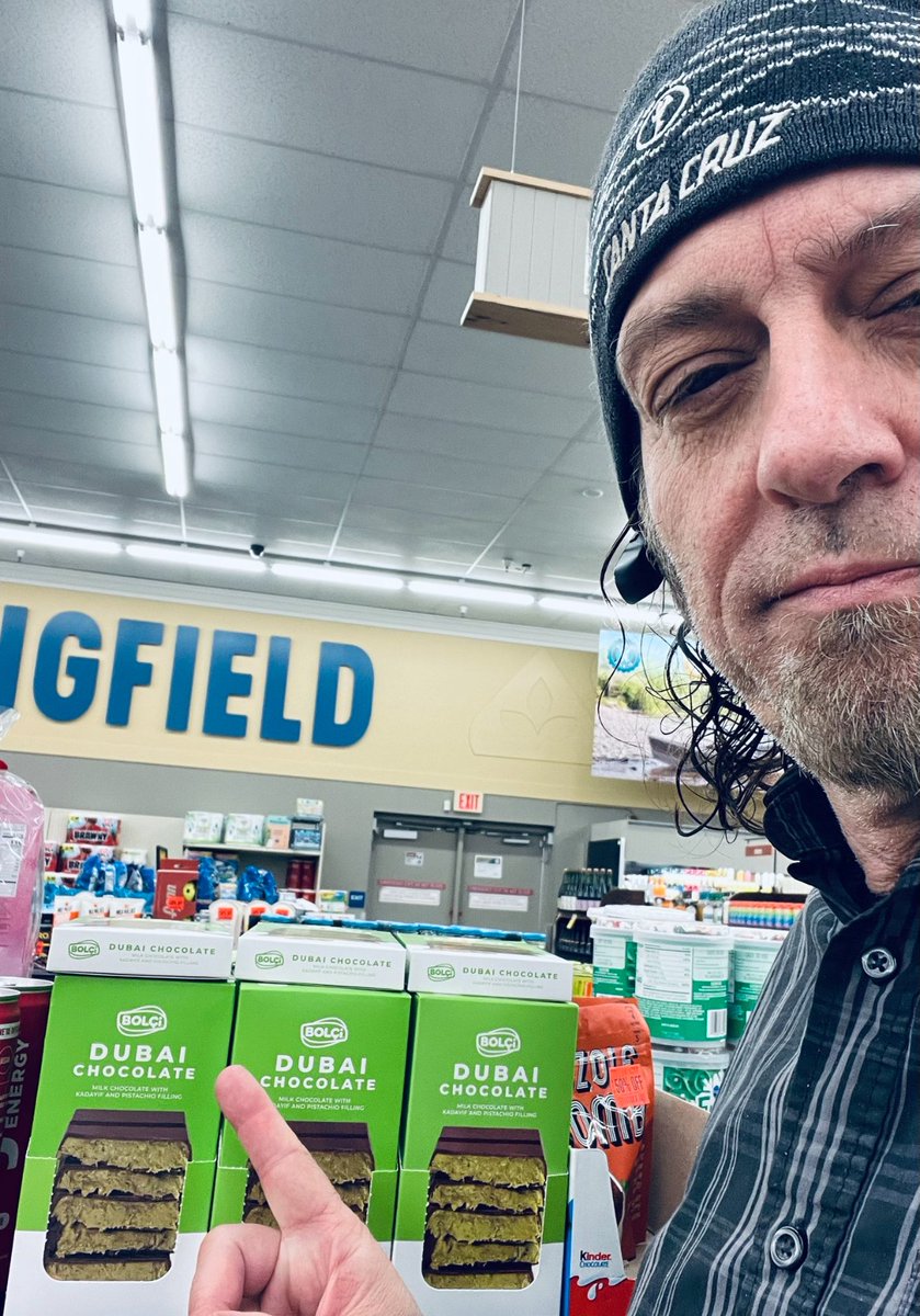 Joey dark 2 Light tweet media