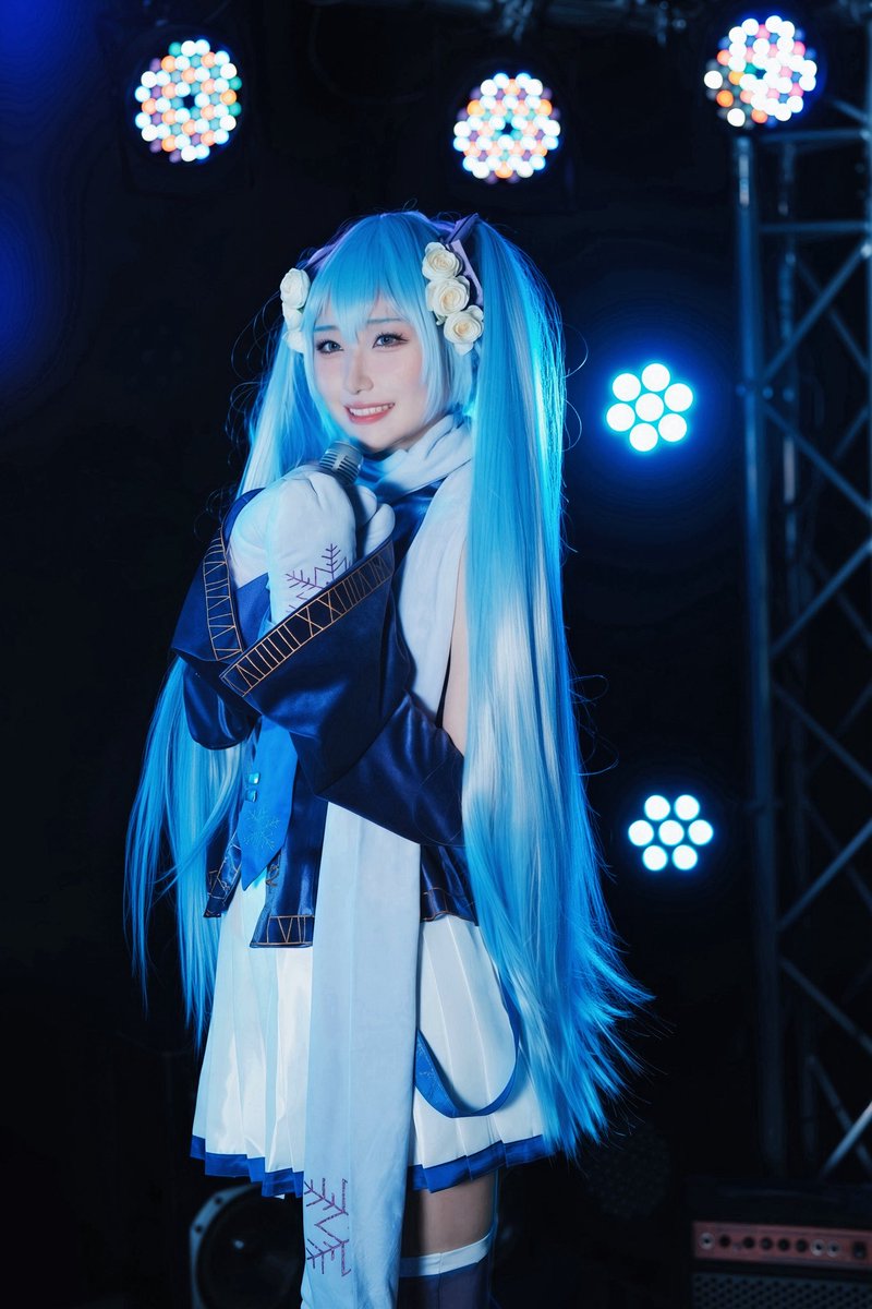 ⚠︎cosplay

                 ｡* ❅  Snow Miku  ❅ *。

#mikucosplay