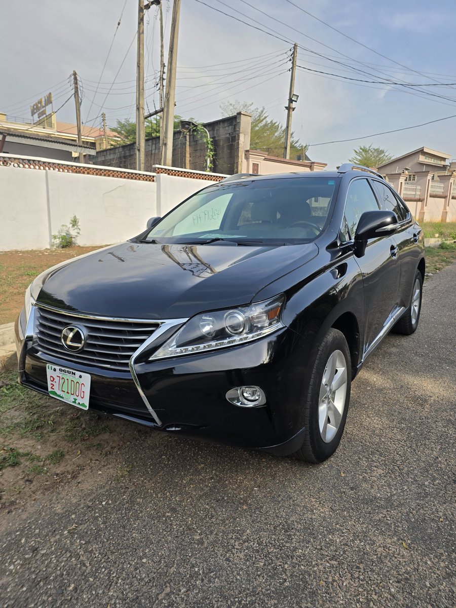 bolintonn's tweet photo. VERY CLEAN 2015 LEXUS RX 350
FOREIGN USED 
Be the lucky one to own this beauty!
Heated and ventilated seats
Auto folding side mirror 
Parking assist active
Blind spot monitor
Sunroof
Ice-cold A/C

Asking price: ₦27,000,000

📩 Send me a message if interested.
📱 09033980397 https://t.co/XXemqo29tM
