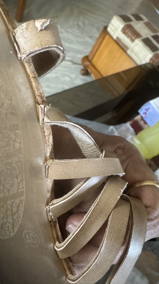 dixitkolkata's tweet photo. @Inc5Shoes Worst Product peels off in one wearing https://t.co/oT7Lpu7XSE