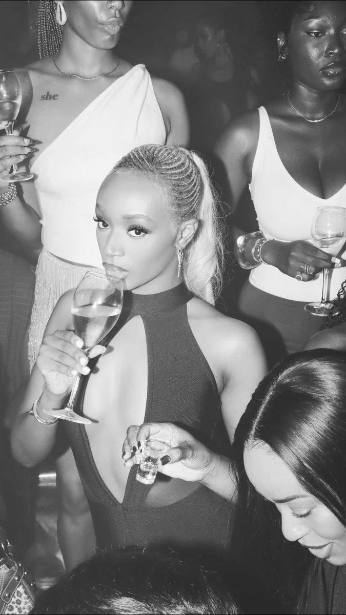 BLNDE updates tweet media