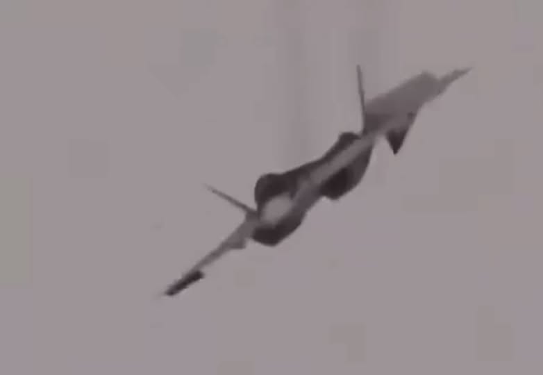 plcerber's tweet photo. @dziennikarz To podobno Suchoj Su-57 z jakiejś gry https://t.co/Sprv1DSP29
