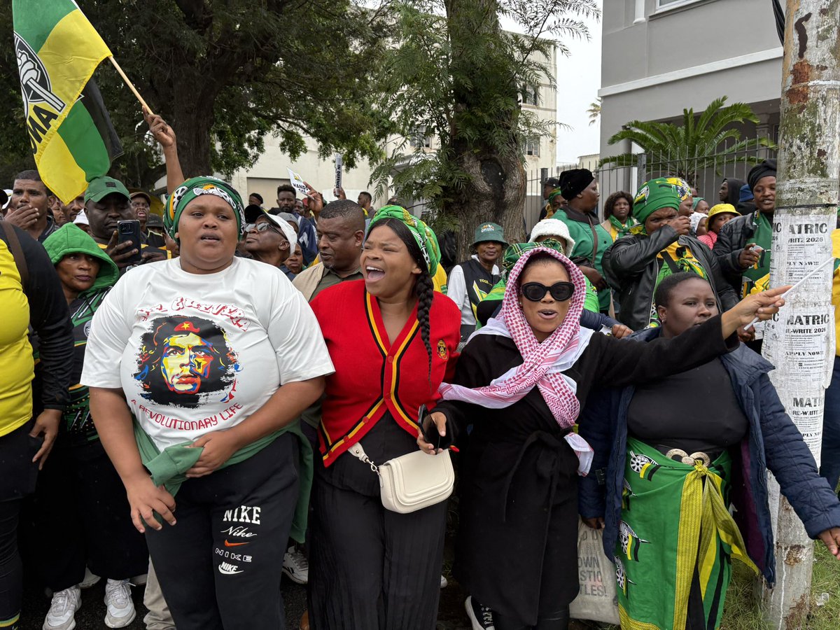 ANCECape's tweet image. #HumanRightsDay🇿🇦| Standing together to defend our democracy and the hard-won rights of our people at KuGompo in the Eastern Cape.

#SAWillNotBeBullied🇿🇦
#DefendOurSovereignty🇿🇦
#MarchForSouthAfrica🇿🇦