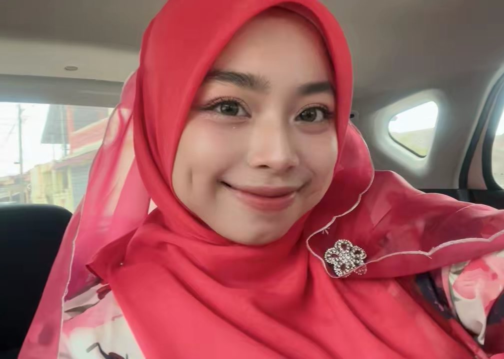 Delilah. (see latest tweet!) tweet media