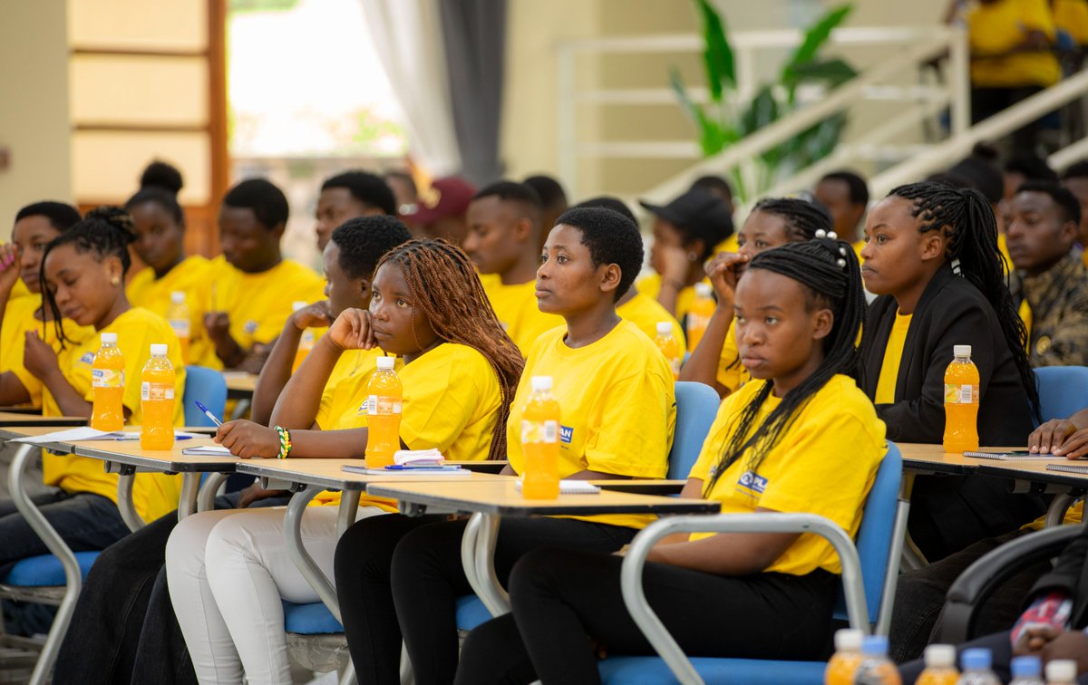 Rwanda_Child's tweet photo. NCDA is hosting a National Retreat at Ubutore Development Centre, Nkumba, bringing together over 410 young graduates supported under NCDA's   “Tubarere Neza Project” implemented in partnership with Global Fund OVC Program.  The theme of the Retreat: "I am the Future"

#EjoNiNjye https://t.co/oOPmISPGk5