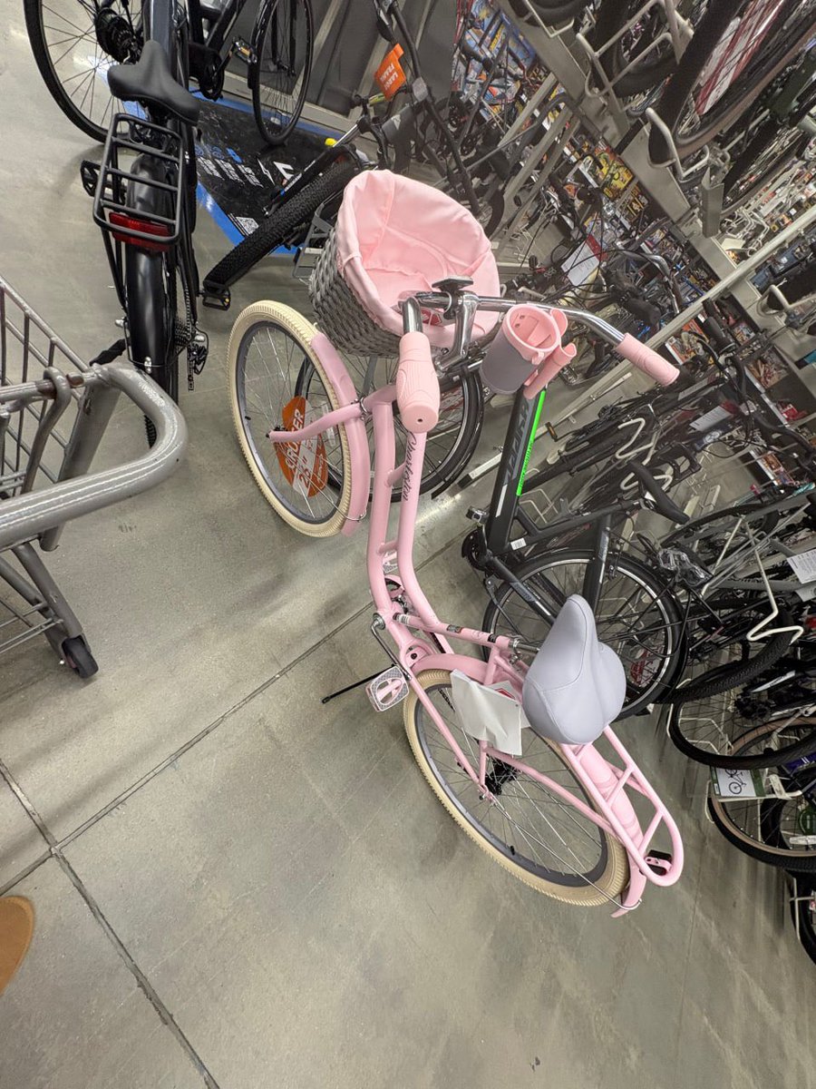 aliceberly12's tweet photo. should i buy this bike? lol https://t.co/ljWn6Cvv4g