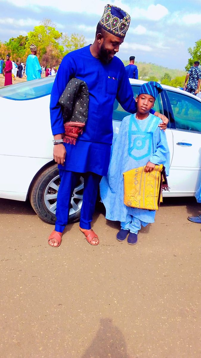 eLDiabloRoyal's tweet photo. Eid Mubarak from tha Duke.../made a new friend too☺️ #RoyaltySeason https://t.co/ya4LmyX5ij
