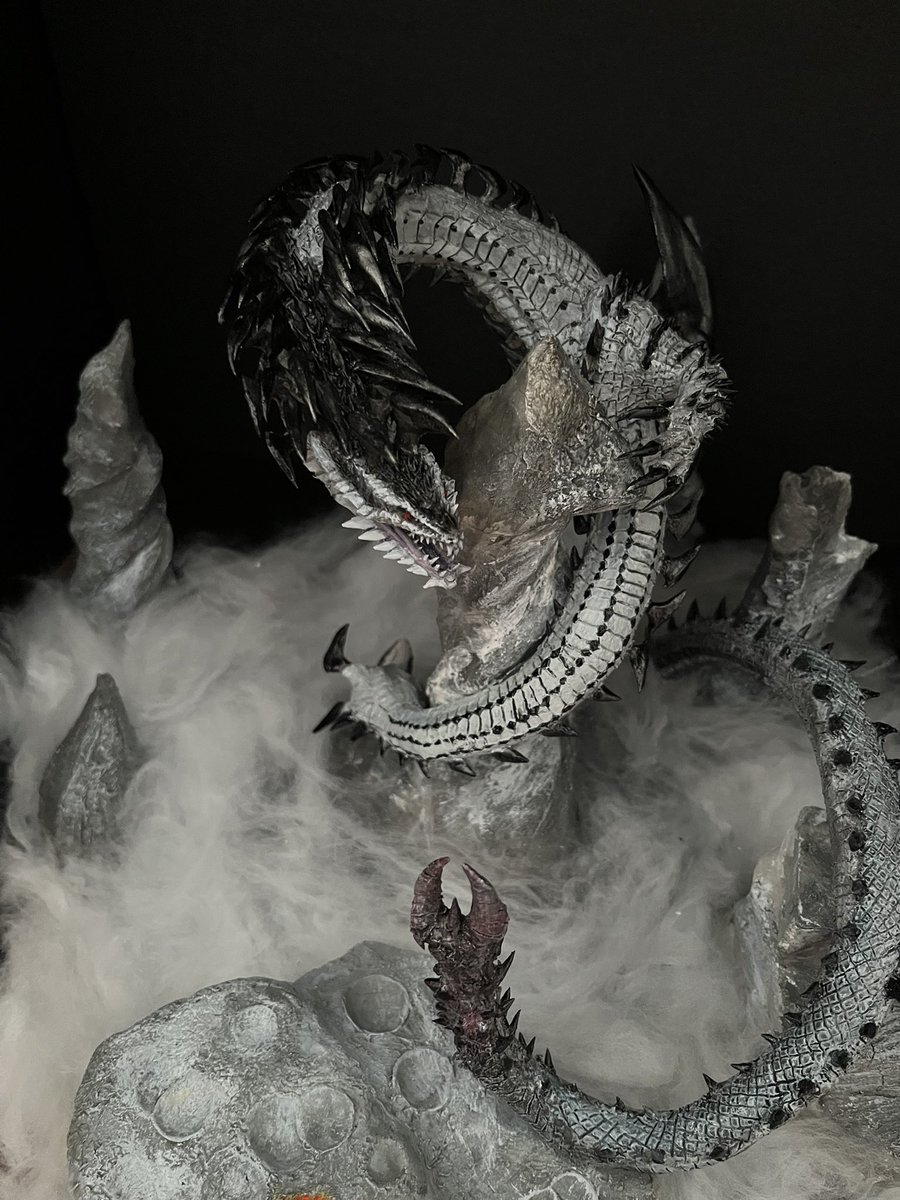 マカタ tweet media