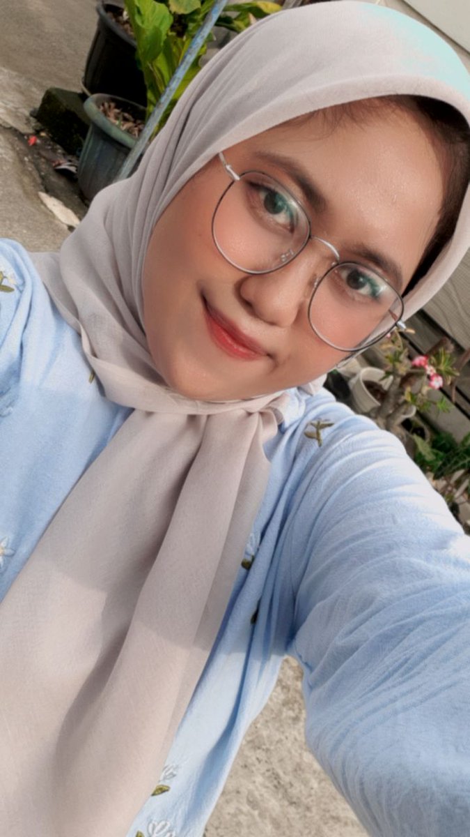 ️️MieL. tweet media