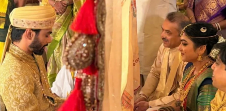 greatandhranews's tweet image. Bigg Boss beauty Punarnavi has married her boyfriend

#Punarnavi #BiggBoss