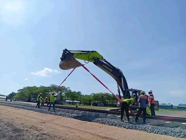 D I K E M B E tweet media