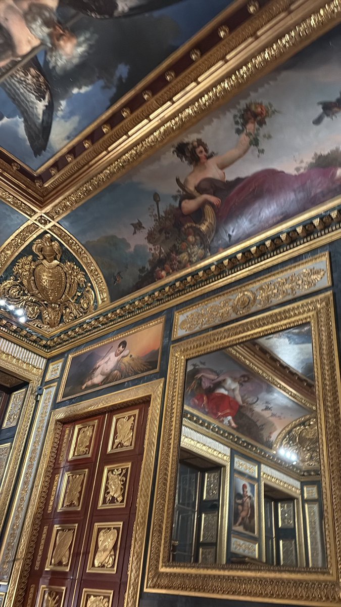 初号機 tweet media