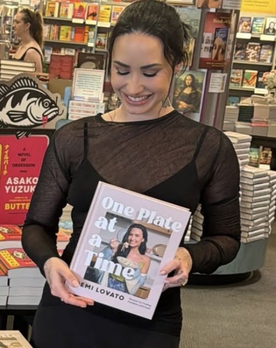 Demi Lovato at  Barnes and Nobles celebrating the release of her cookbook " One plate at a time " in Los Angeles.