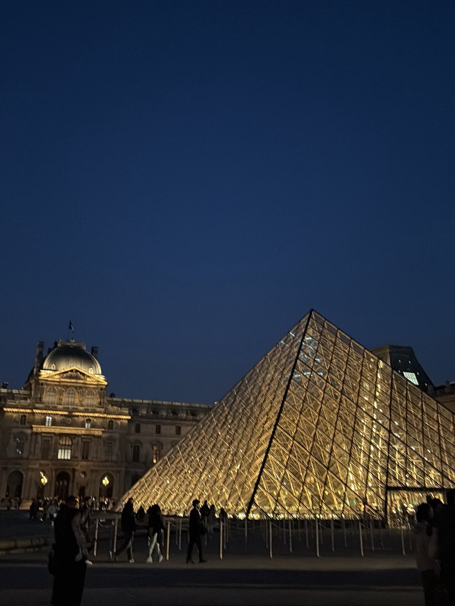 初号機 tweet media