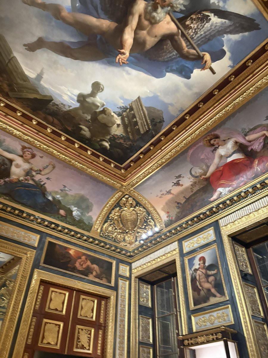 初号機 tweet media