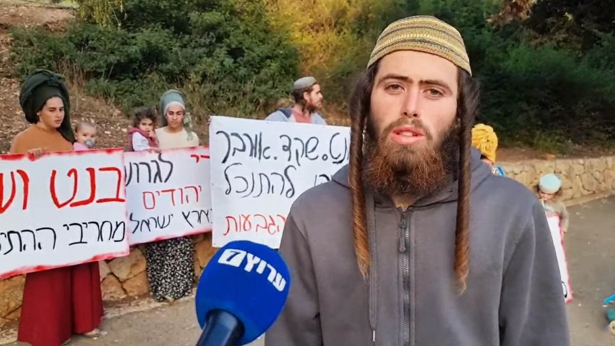 Le Média en 4⃣-4⃣-2⃣ tweet media