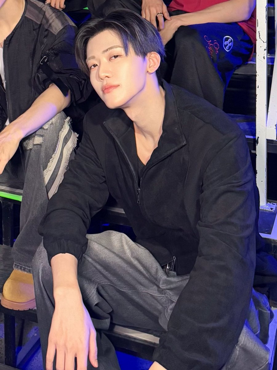 𝙮𝙤𝙪𝙧 𝙛𝙖𝙩𝙝𝙚𝙧 tweet media