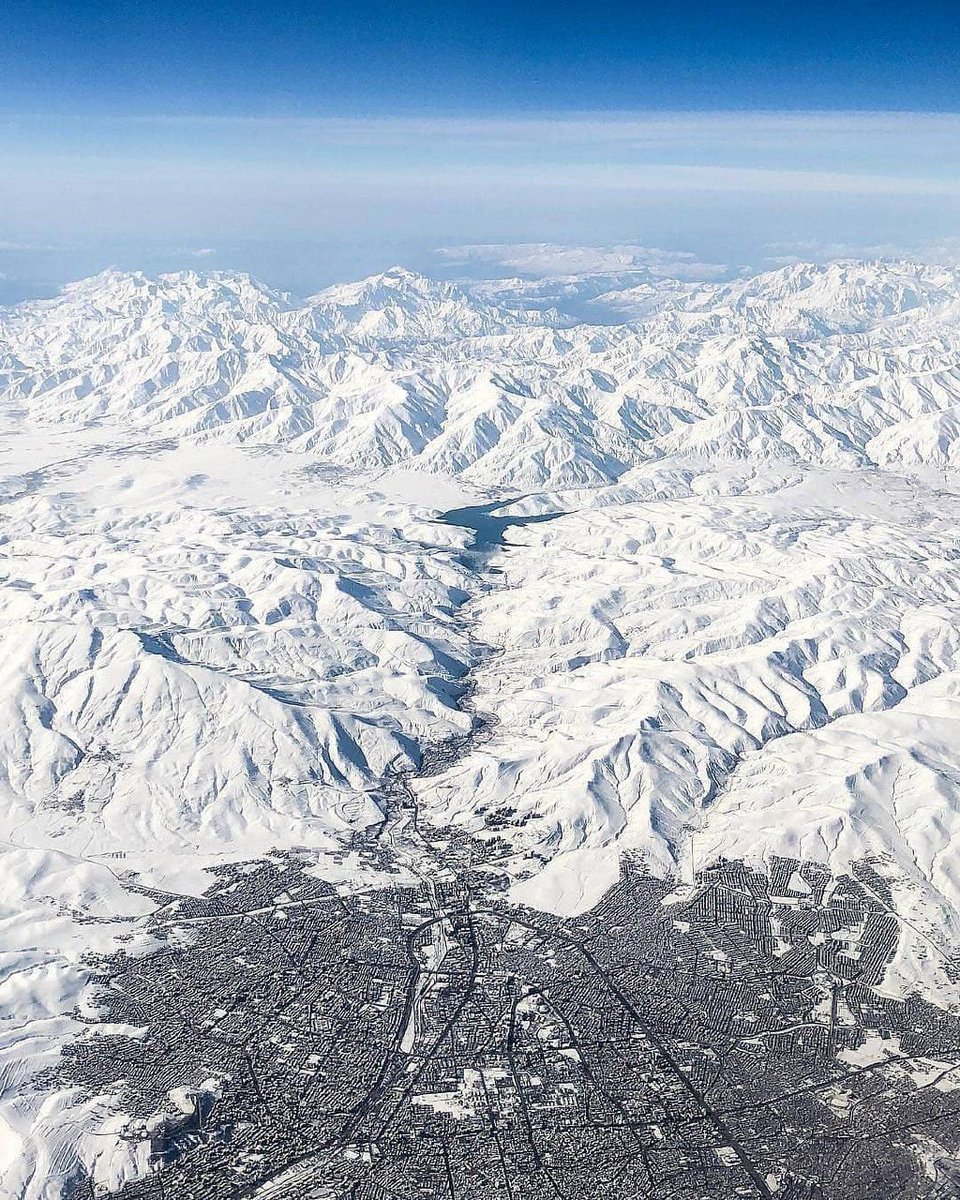 IranDefol's tweet photo. @JoshuaBarzon #KurdishFascism's #FakeMaps show the snowy, uninhabited mountains of South Azerbaijan as “Kurdish land” while reducing millions of Azerbaijanis to mere dots— towns & villages
As if the snows are Kurds, waiting to melt when justice shines
This isn’t mapping,
It’s fascist fantasy https://t.co/ooi6DTKAWy