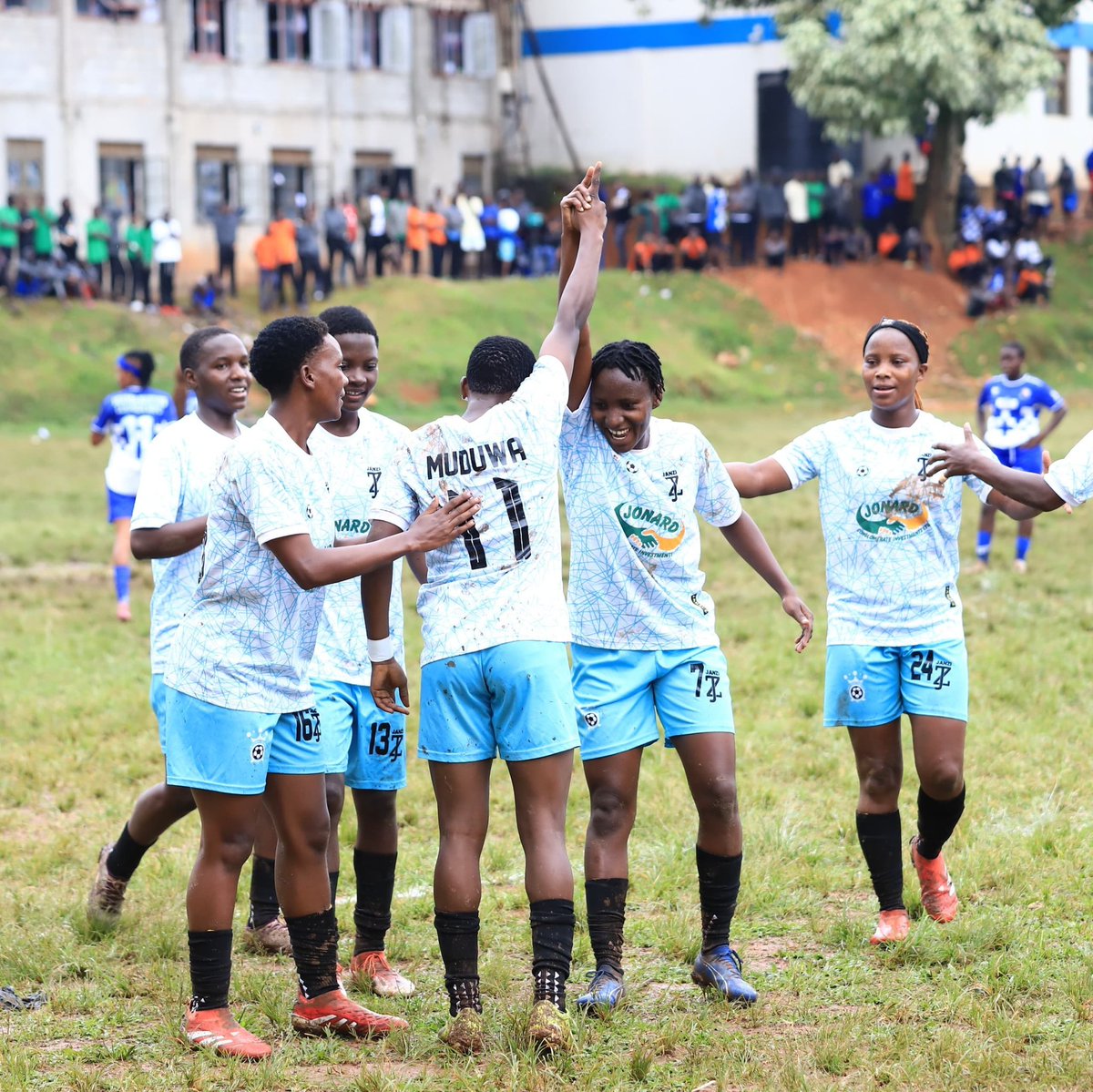 Sports256Media's tweet photo. #FWSLLive
The Queens conquer Lubaga
FT
Uganda Martyrs Lubaga WFC 0-2 Kampala Queens FC
⚽️ Peace Muduwa
⚽️ Joanita Ainembabazi
📸 Credit @FcKampala
#LiveFromLubaga #WomenFootball #LocalFootball #Sports256MediaUpdates https://t.co/7nhnXhlSbH