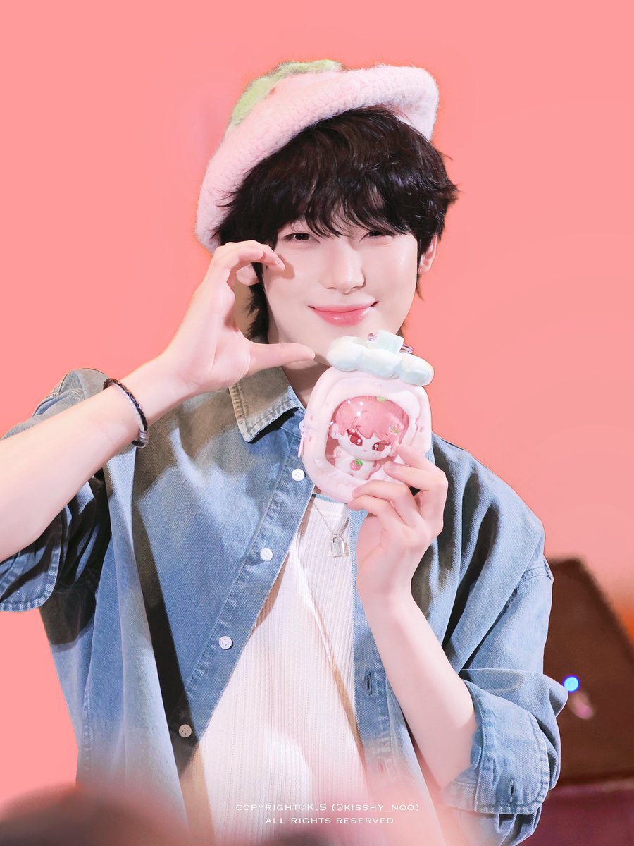 kisshy_noo's tweet photo. 260321
🍓
#선우 #SUNOO #ソヌ #엔하이픈 
 #엔하이픈_선우 https://t.co/0xqvtnvlST