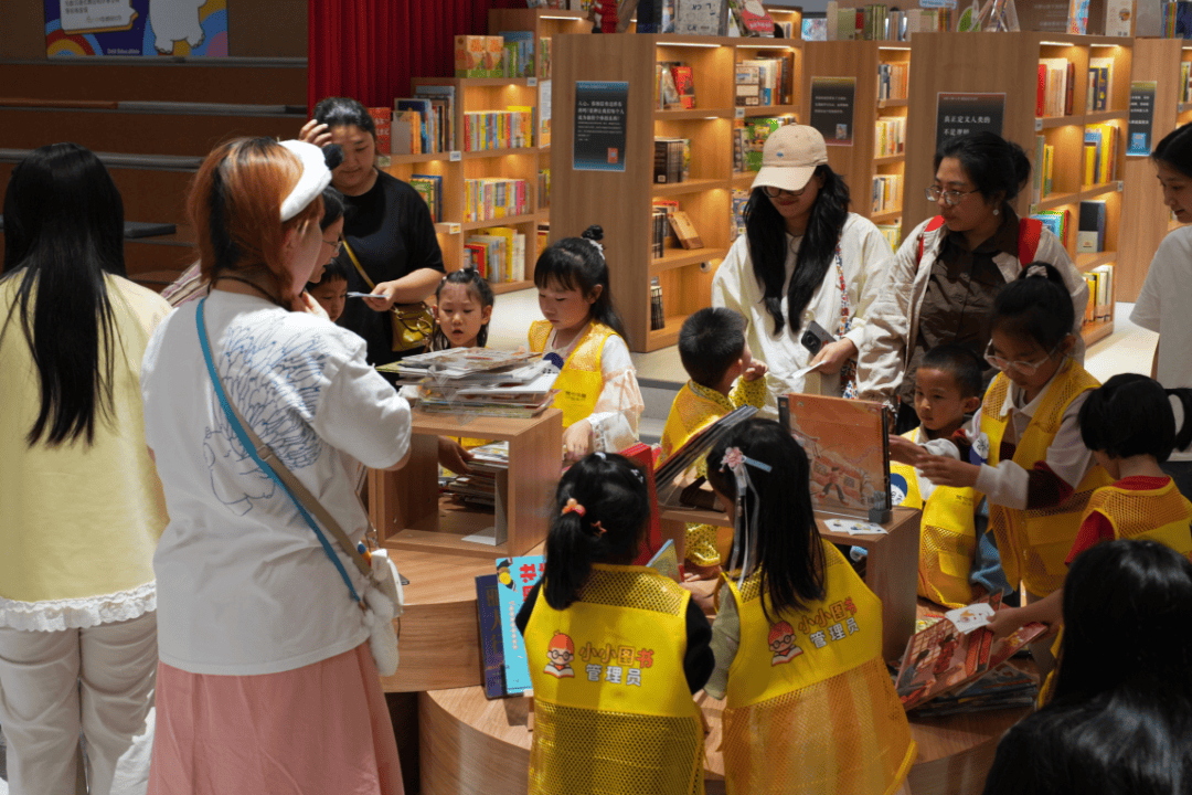 lukeliuke tweet media