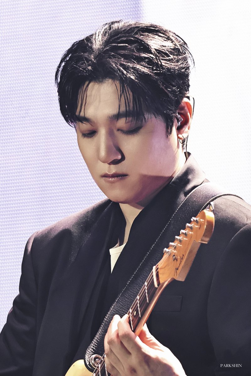 𝐒𝐇𝐈𝐍 tweet media