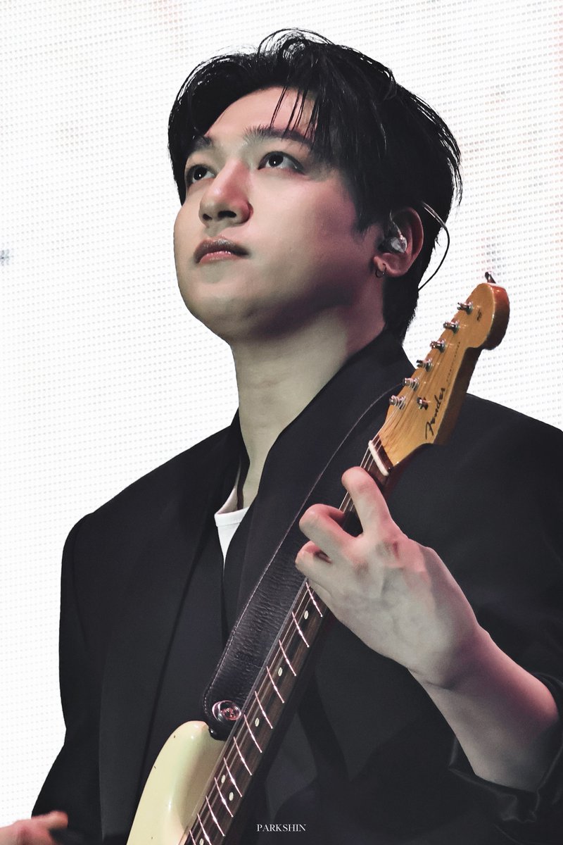 𝐒𝐇𝐈𝐍 tweet media