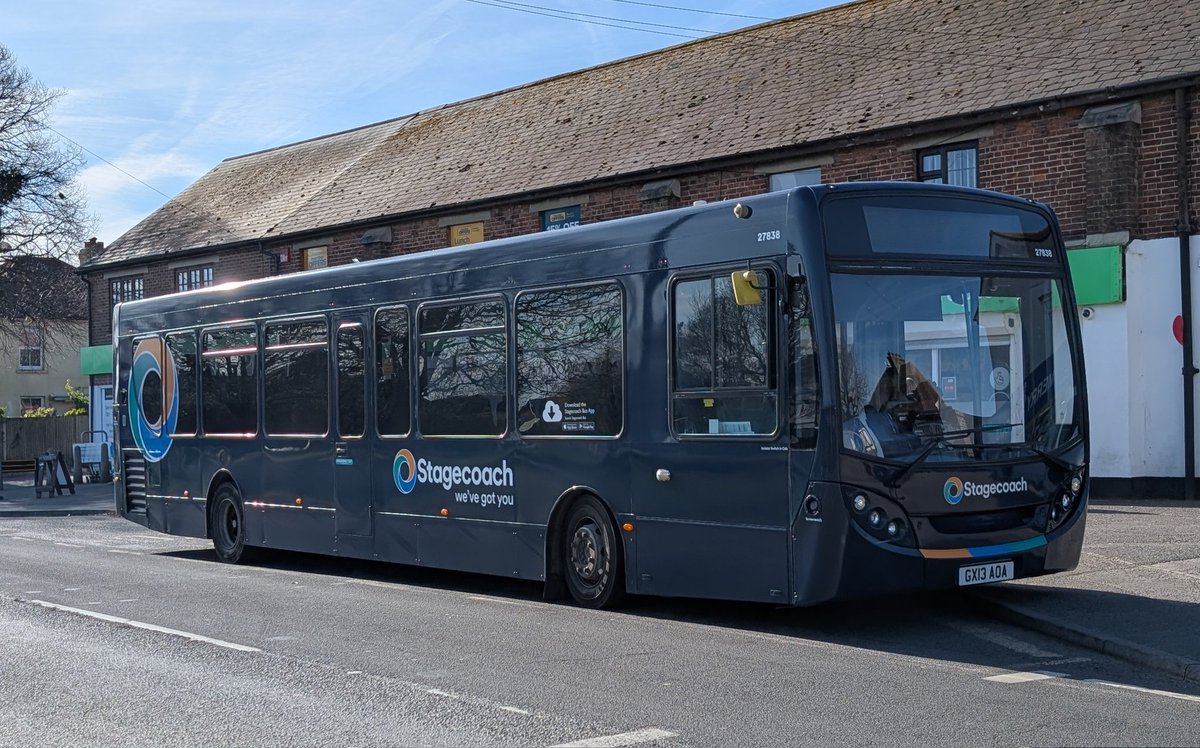 Emily Hornett 🚌 ✈️ 🏳️‍⚧️ tweet media