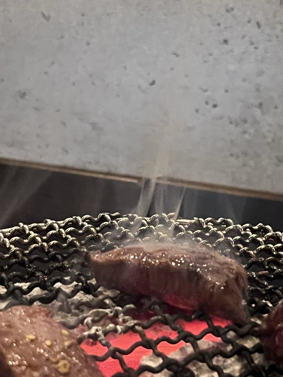 ごじょー tweet media