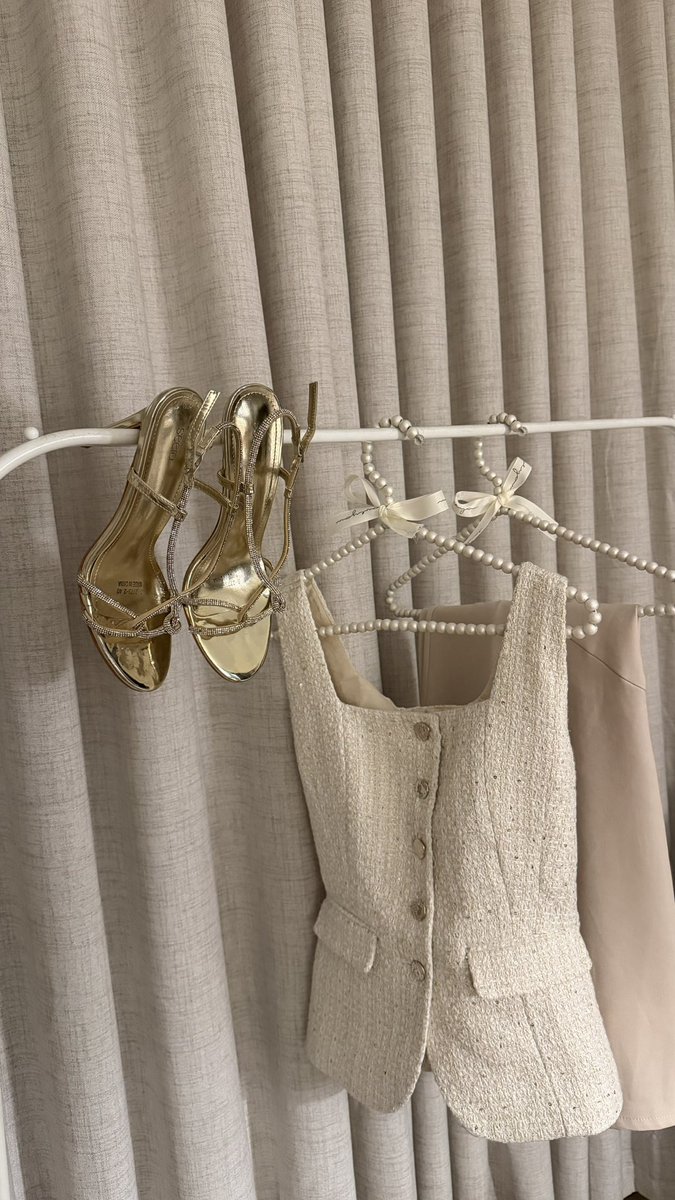 لَيال🐚 tweet media