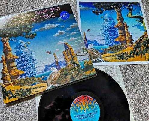 skleptoid's tweet photo. @BradRTorgersen Intentional or not, it was also funny that his voice sounded exactly like the lead singer of Yes/ABWH, and so immediately evoked the appropriate futuristic Roger Dean imagery... https://t.co/4fvI2HDZDx