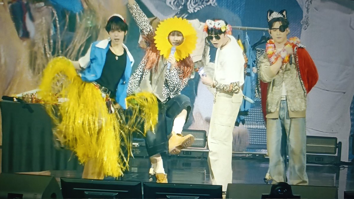 原us •· Bett 🛸 tweet media