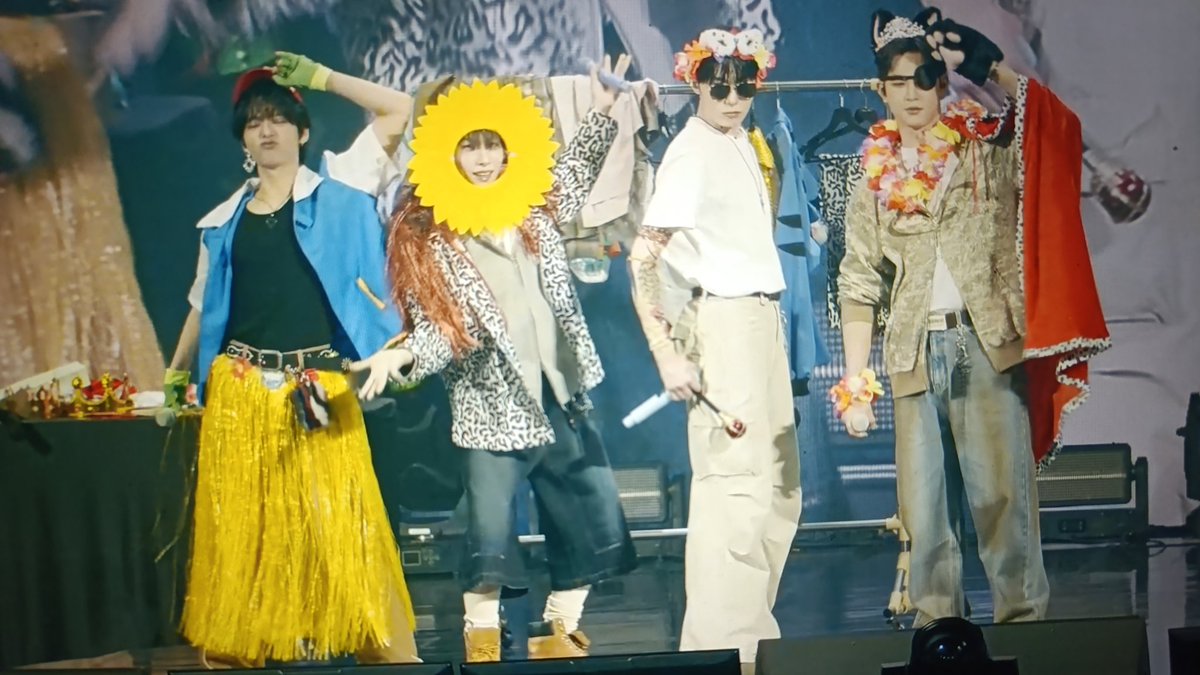 原us •· Bett 🛸 tweet media