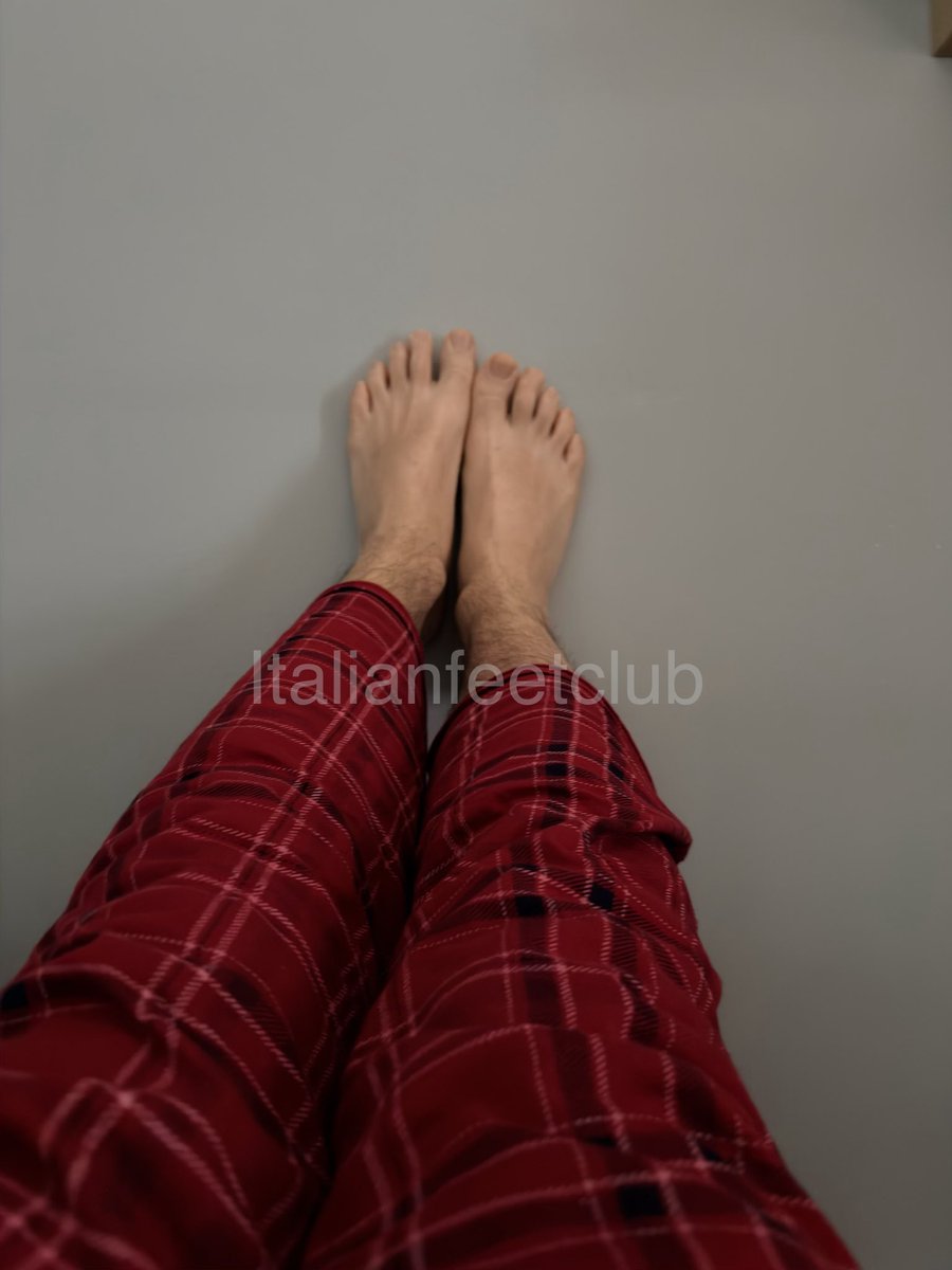 ItalianFeetClub tweet media