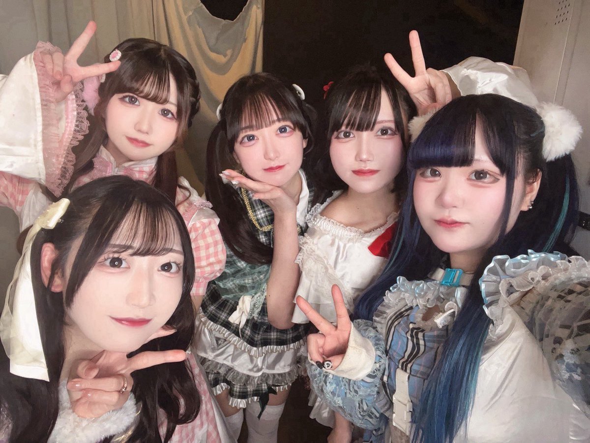 【本日はきゅんみデビュー日🪽】

ʚきゅん♡みっしょんɞ  ㊗️ 5周年

ゼロから始めたセルフプロデュースアイドル
たくさんの方に長く愛していただけて幸せです♡

皆様の存在があったからこそ、ここまで続けることができました。